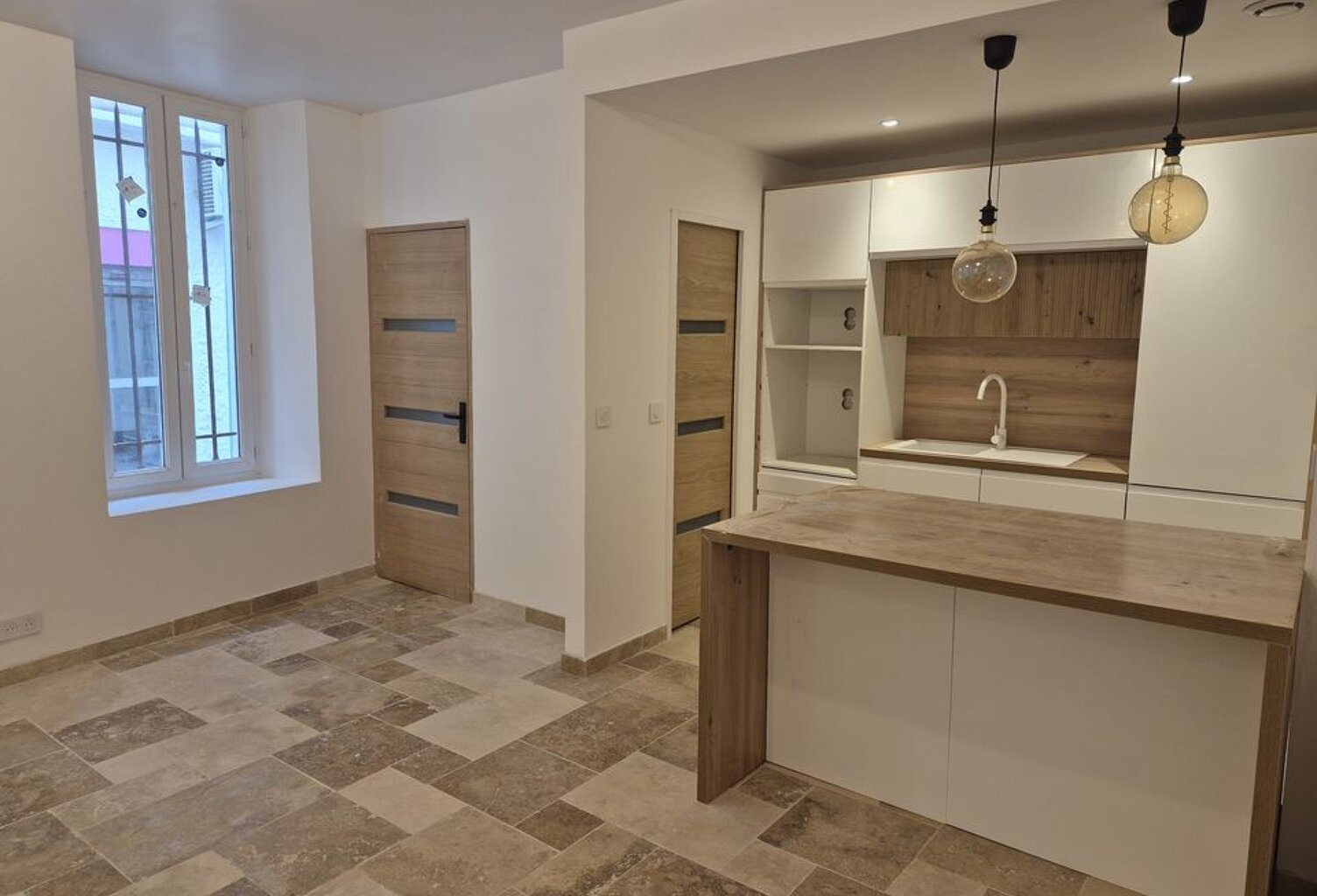 BEL APPARTEMENT T2 CENTRE PORT-VIEUX — photo 1