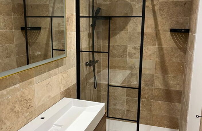 BEL APPARTEMENT T2 CENTRE PORT-VIEUX — photo 3