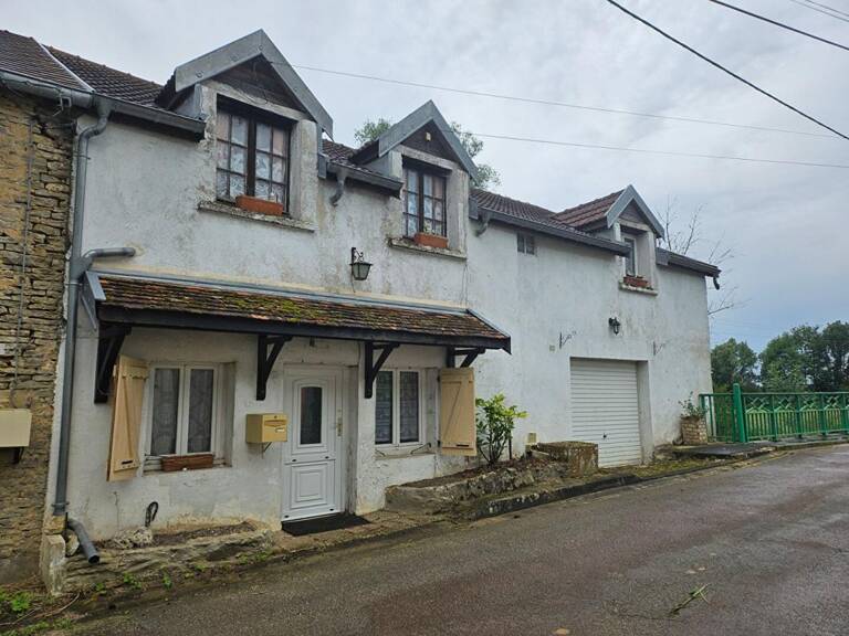 49 900 , Maison à RENOVER, proximité Mirebeau , Dampierre et Flée — photo 1