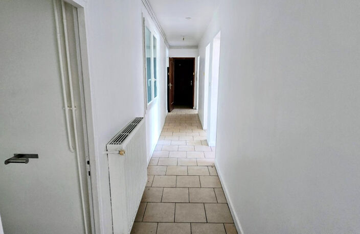 Appartement Gray 3 pièce(s) 61.68 m2 — photo 2