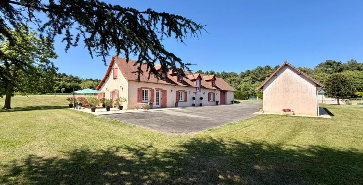Maison de caractère 230 m2 avec 7 hectares de prairie – Vie de plain-pied – Secteur Oizé — photo 1