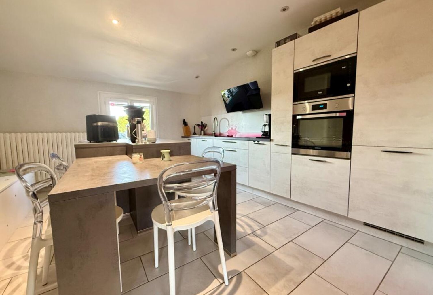 Appartement à vendre 5 pièces LE CHAMBON FEUGEROLLES (42) — photo 1