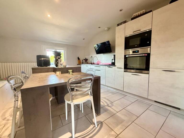 Appartement à vendre 5 pièces LE CHAMBON FEUGEROLLES (42) — photo 1