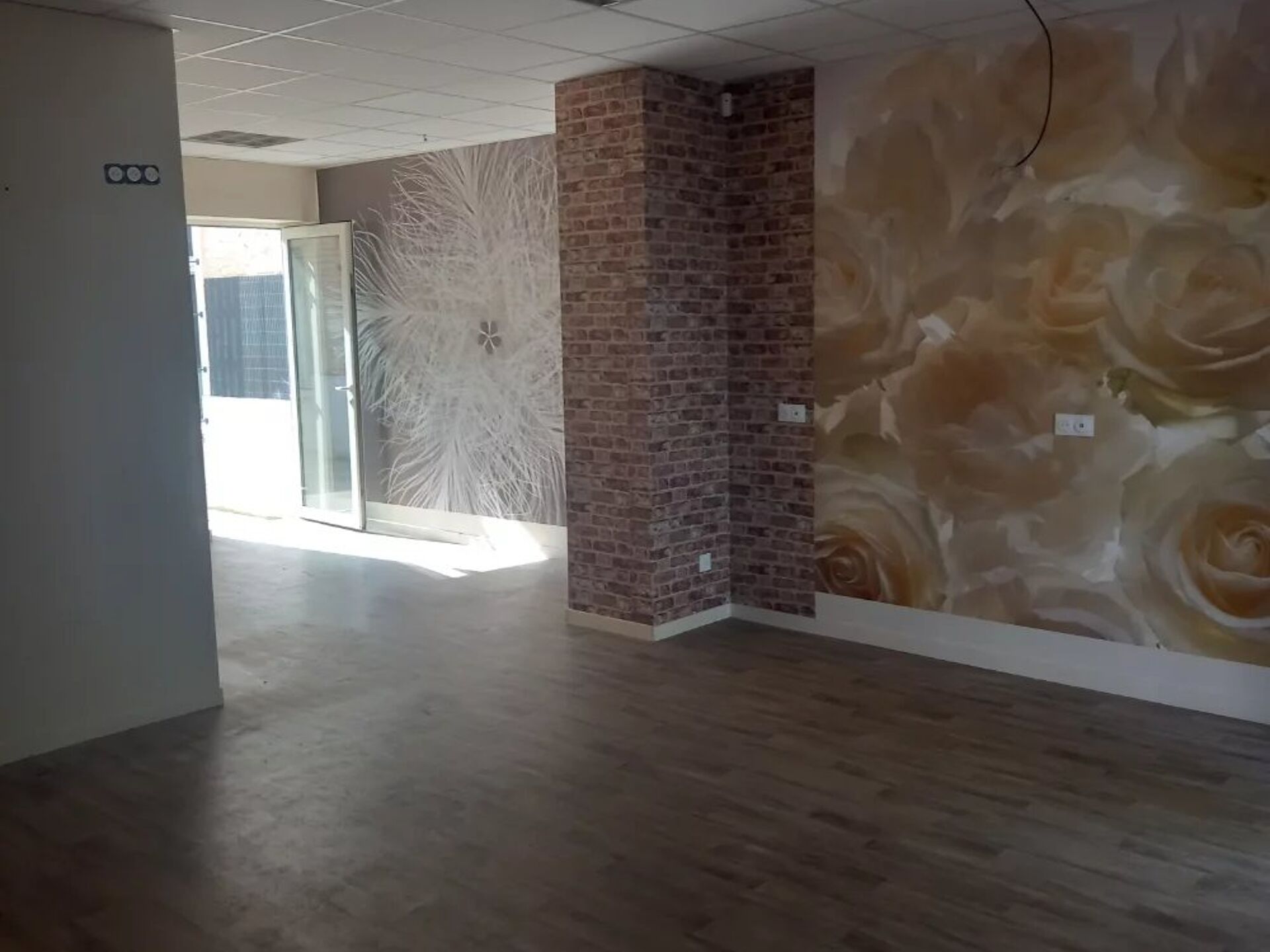 Local commercial 2 pièces 50 m² · à Hénin-Beaumont · 50 m² · 900 €