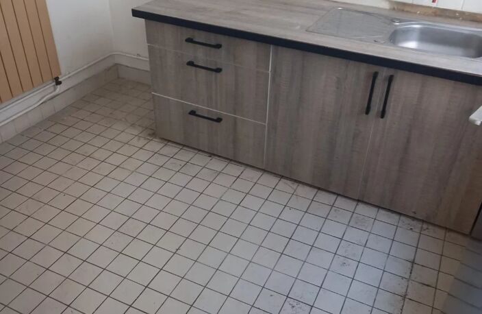 Location commerce 2 pièces 50 m² à Hénin-Beaumont (62110) — photo 4