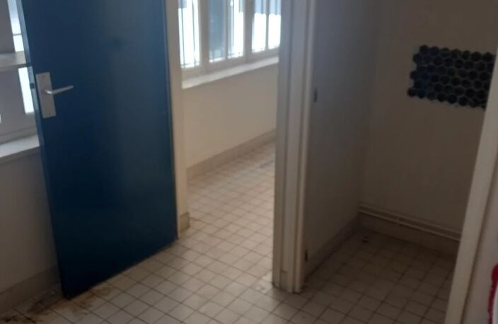 Location commerce 2 pièces 50 m² à Hénin-Beaumont (62110) — photo 5