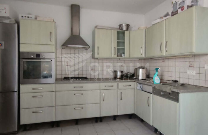 Immeuble de rapport avec local et appartement — photo 3