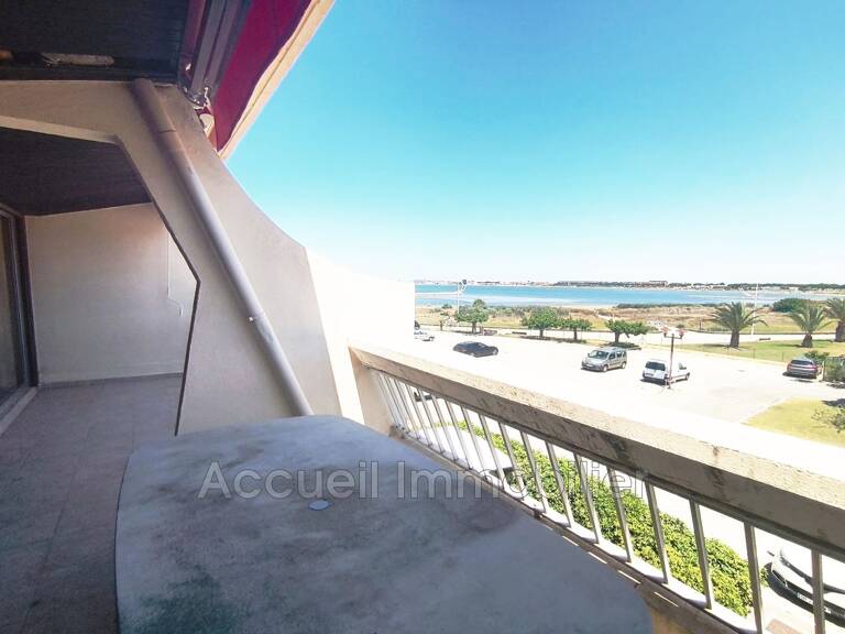 P3 traversant au calme avec vue sur la mer et aperçu sur le po — photo 1