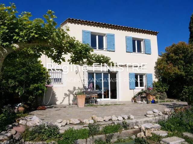 DRAGUIGNAN PROXIMITE CENTRE- MAISON T5 110 M2- 4 CHAMBRES-JARDIN--GRAND GARAGE — photo du bien