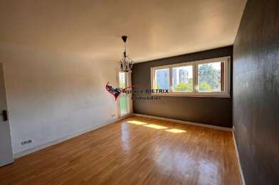 Appartement 3 pièces 907 €