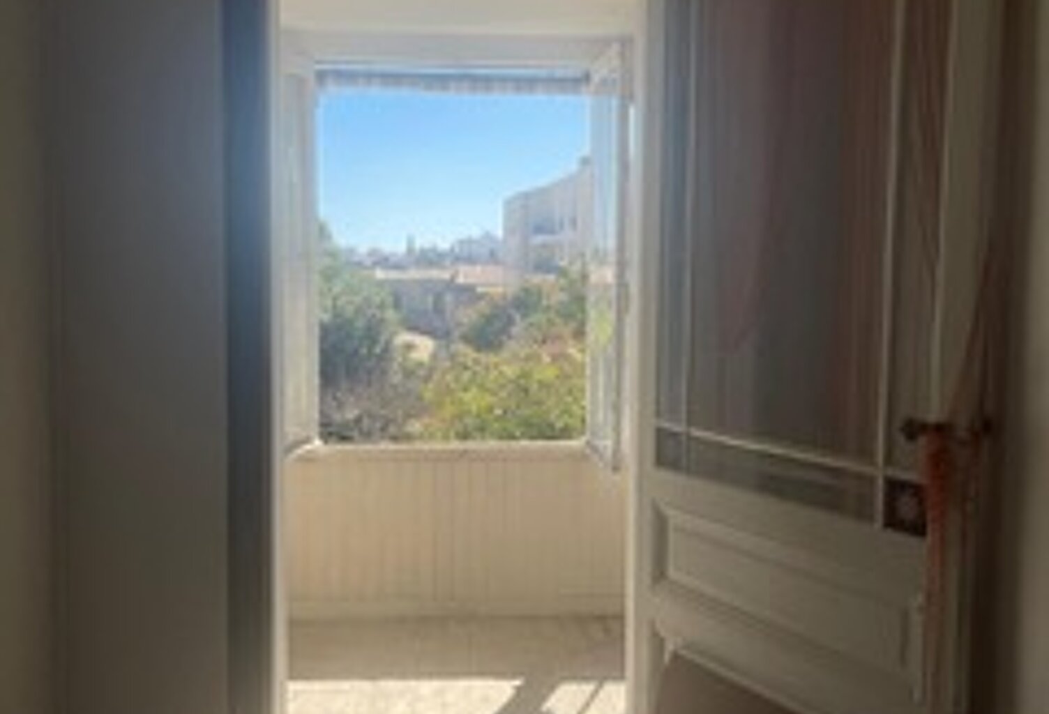 Bordeaux Saint Genès T4 de 97m2 au 1er étage dans bel immeuble pierre — photo 1