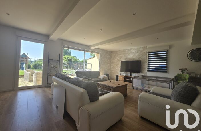 Vente Maison/villa 8 pièces — photo 2