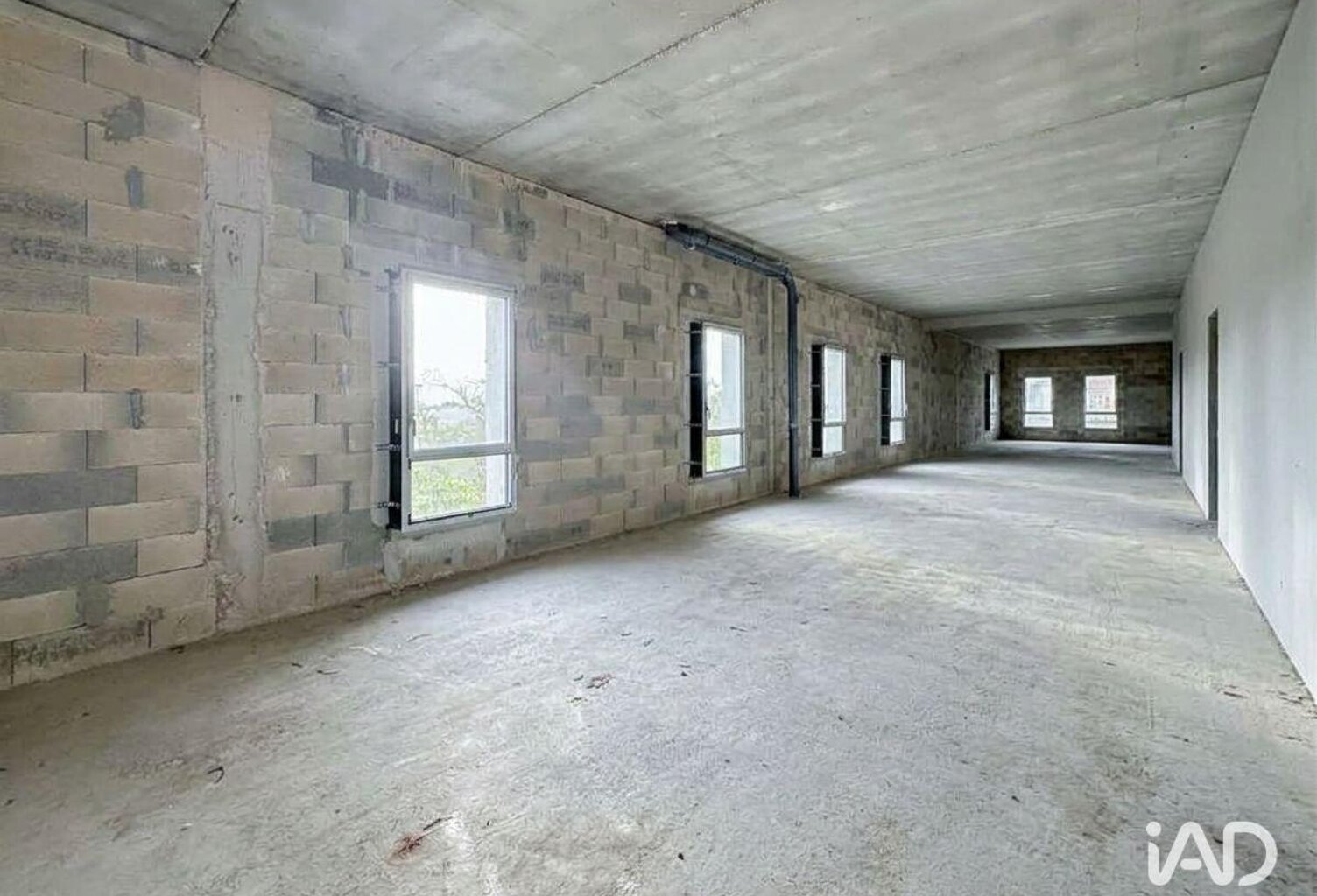 Vente Murs commerciaux 215 m&sup2; — photo 1