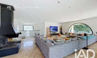 Maison 9 Pièces 318 m² à vendre à Pierrefeu-du-Var (83390)