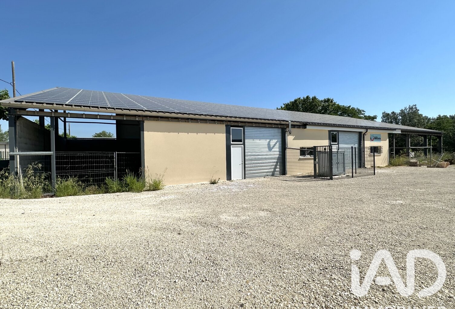 Vente Boutique/Local commercial 750 m&sup2; — photo 1