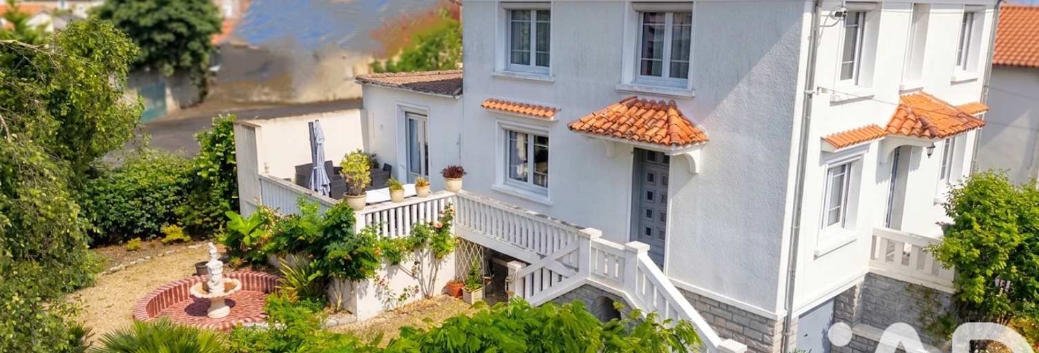 Maison 8 Pièces 199 m² à vendre à Parthenay (79200)