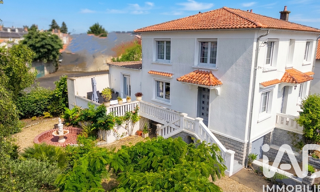 Maison 8 Pièces 199 m² à vendre à Parthenay (79200)