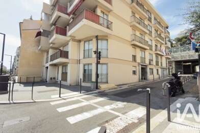 Garage  33000 €