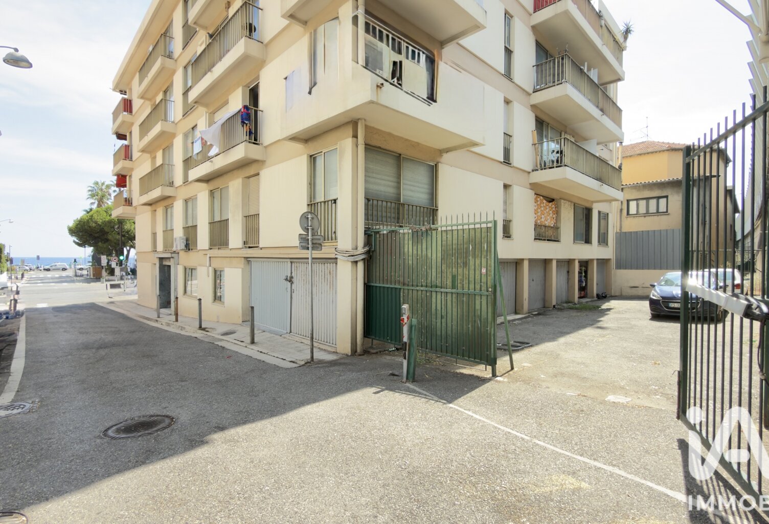 Vente Garage 11 m&sup2; — photo 1