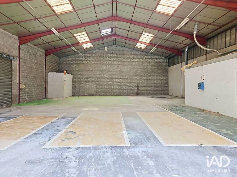 Location Boutique/Local commercial 646 m&sup2; — photo 1