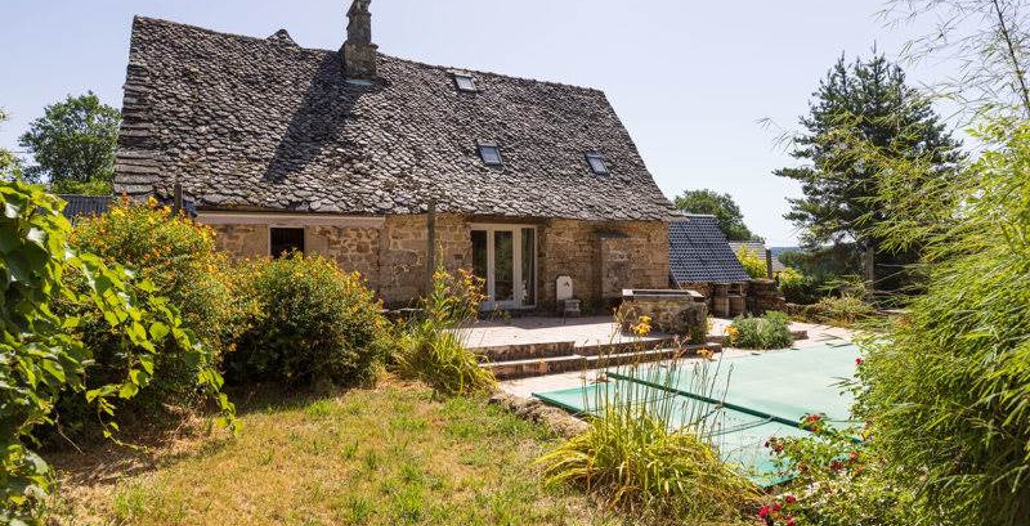 Maison en pierre de 6 pièces principales — photo 1