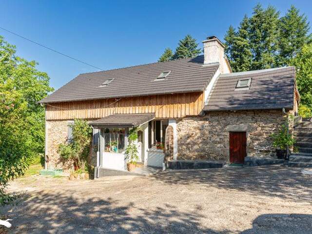 Maison en pierre de 3 pièces principales — photo du bien
