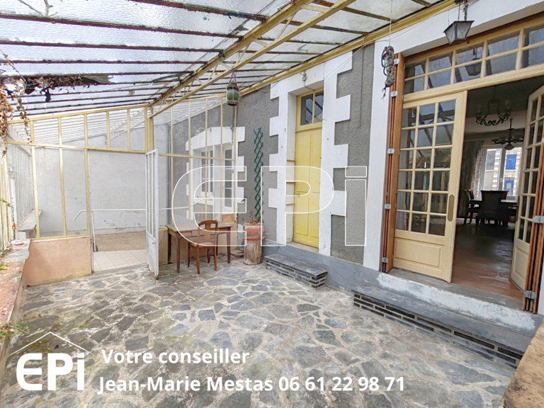Maison de caractère de 115 m² hab., comprenant:<br>Au RDC: ent — photo 1