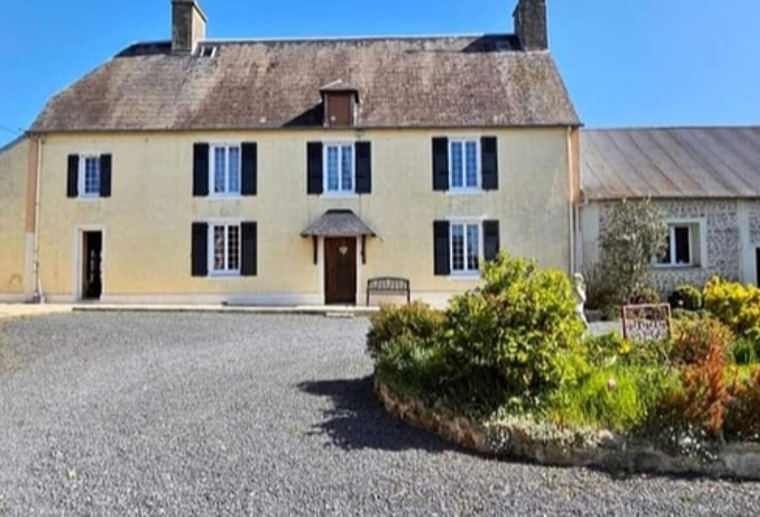 🌿 LES OUBEAUX (14230) – Domaine de charme avec chambres d’hôtes, roulotte et plus de 2,2 hectares — photo 1