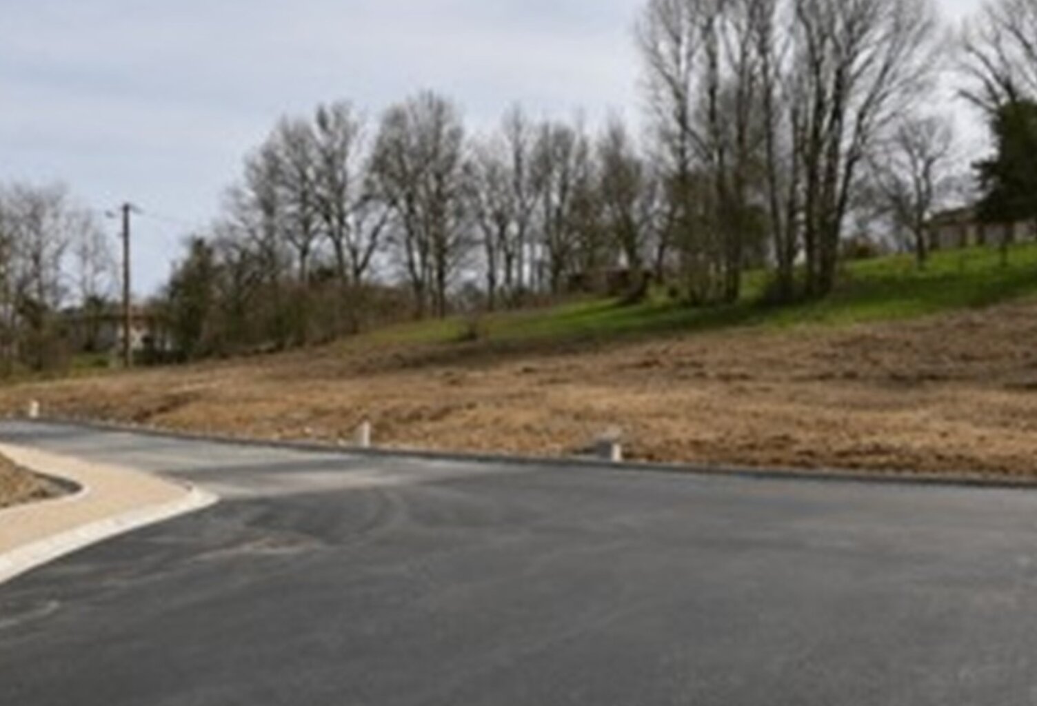 Terrain à bâtir à Abzac (33230) — photo 1