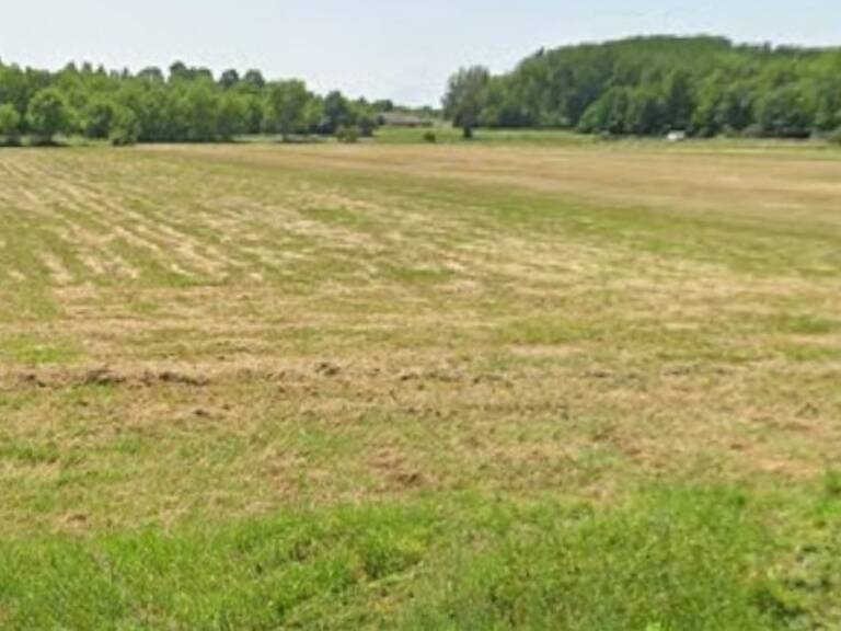 Terrain à bâtir à Saint-Yzan-de-Soudiac (33920) — photo 1