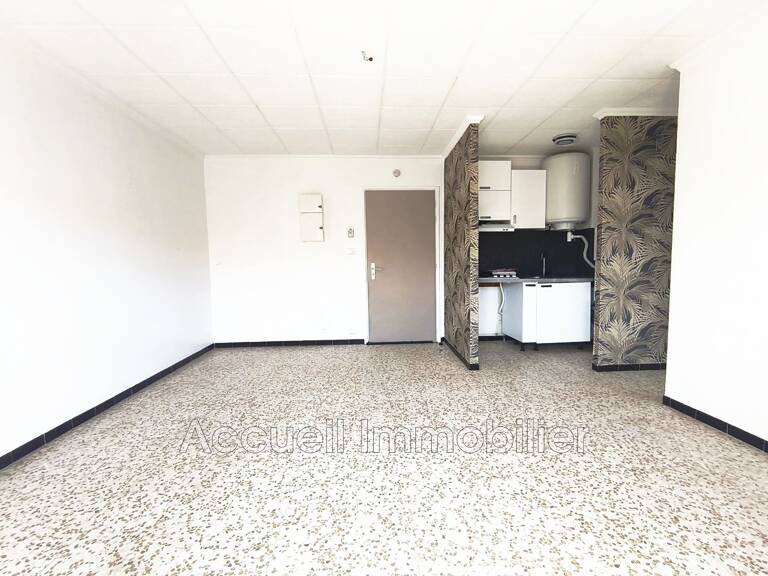 P2 au 1er étage avec parking privé, d''environ 33 m² + loggia. — photo 1