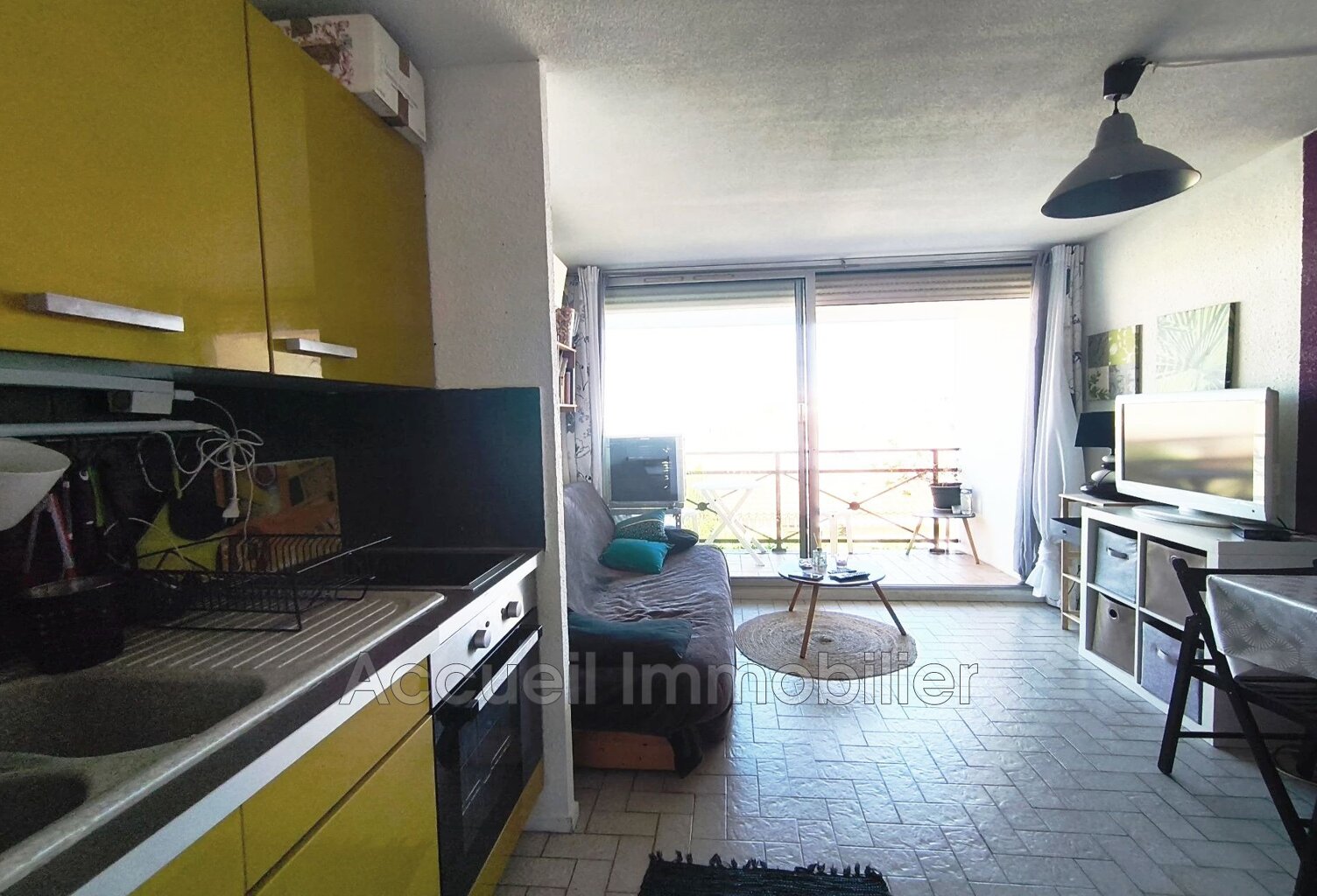 Studio cabine au 1er étage avec parking abrité + cellier privé — photo 1