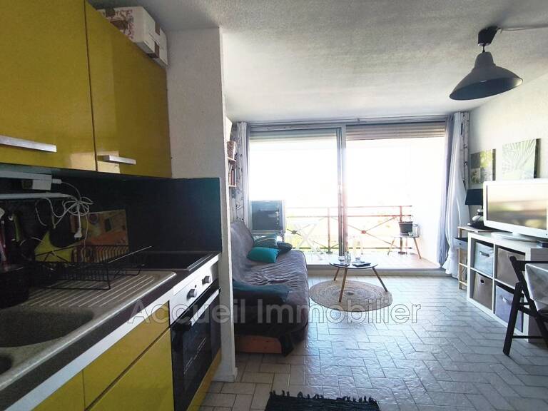 Studio cabine au 1er étage avec parking abrité + cellier privé — photo 1
