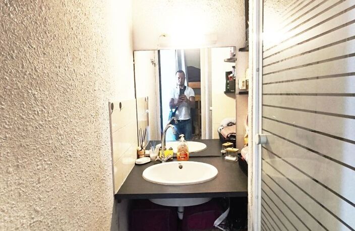 Studio cabine au 1er étage avec parking abrité + cellier privé — photo 3