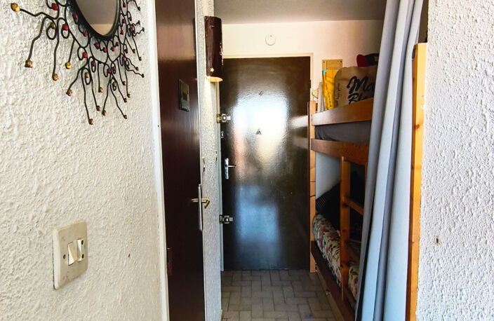 Studio cabine au 1er étage avec parking abrité + cellier privé — photo 5