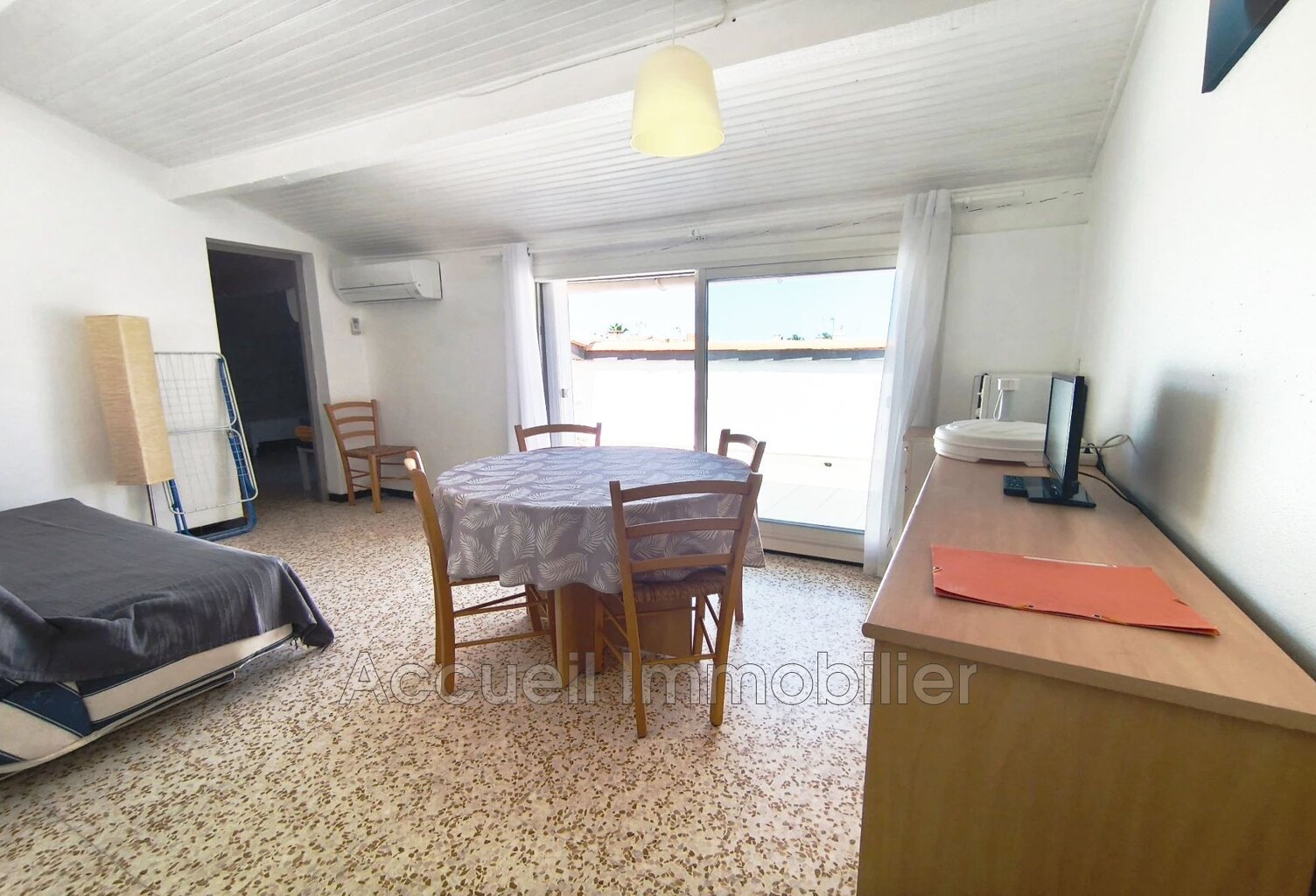 P2 au 2ème et dernier étage avec parking privé.<BR>Environ 43 m² — photo 1
