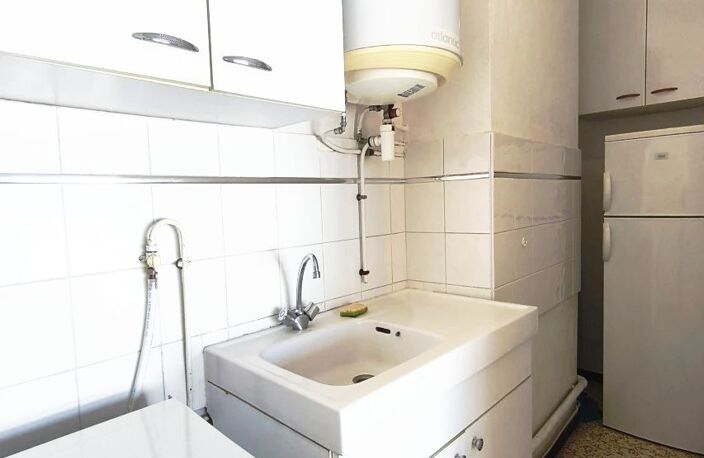 P2 au 2ème et dernier étage avec parking privé.<BR>Environ 43 m² — photo 2