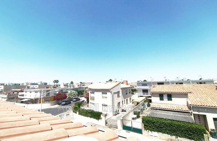 P2 au 2ème et dernier étage avec parking privé.<BR>Environ 43 m² — photo 5