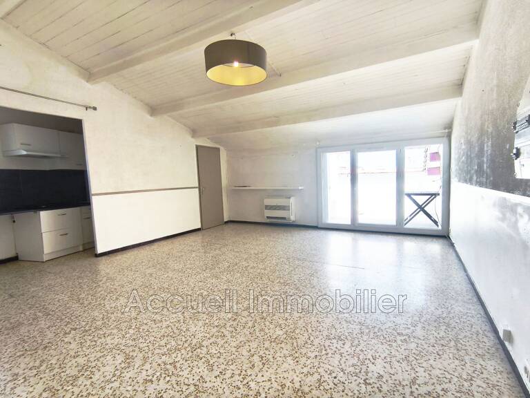 P3 en angle au 2ème et dernier étage avec parking privé.<BR>Envir — photo 1