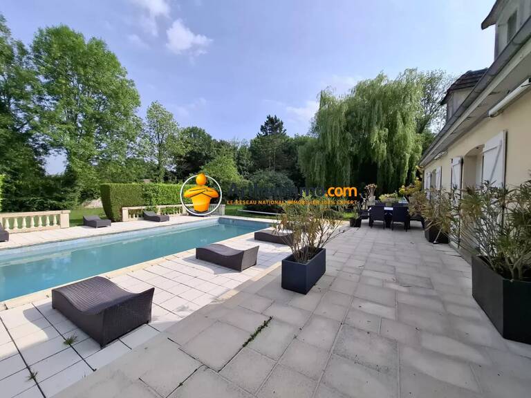 BELLE MAISON FAMILIALE 200 m SOUS SOL COMPLET TERRAIN 4876m — photo 1