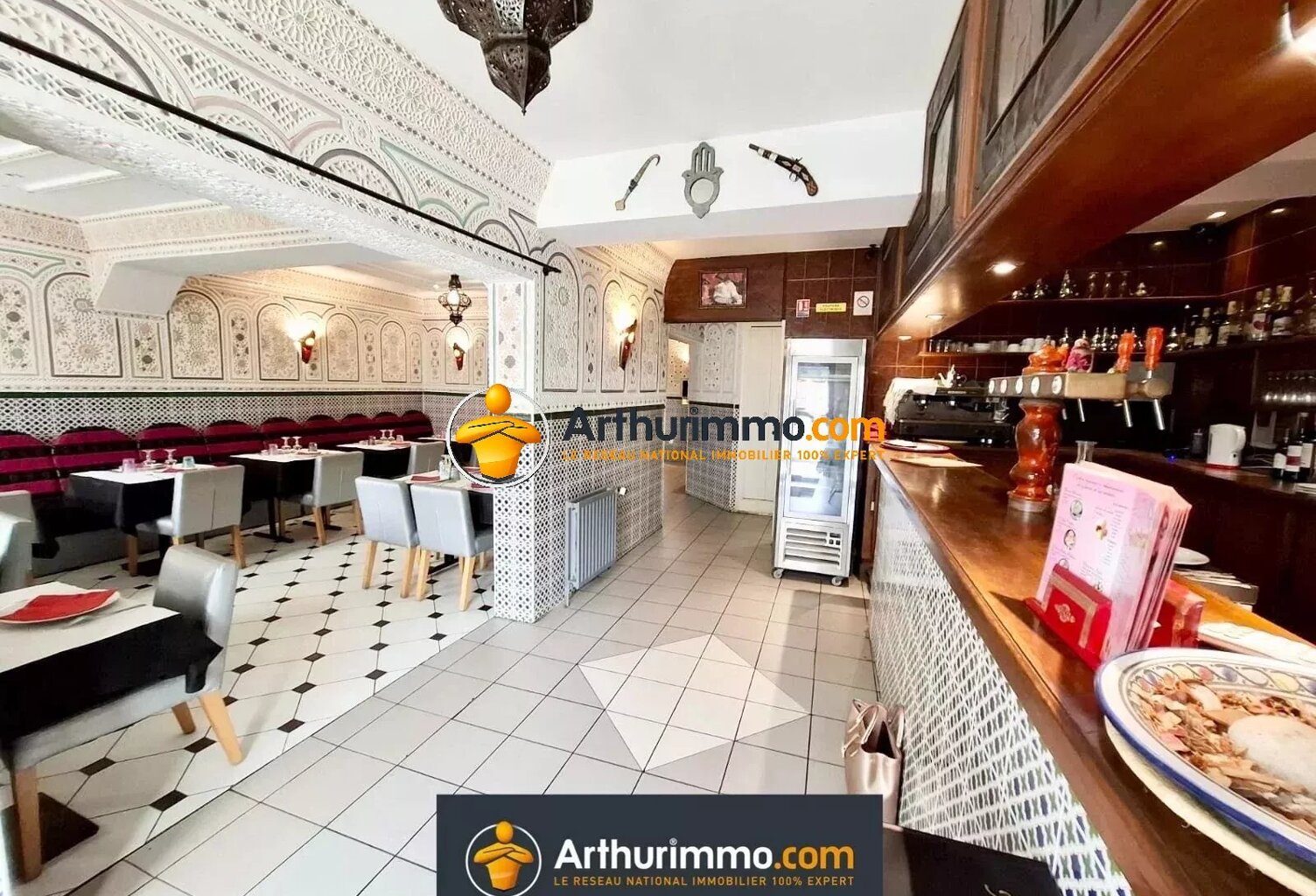 315 M² IMMEUBLE AVEC RESTAURANT & F4 DE 100 M² À COULOMMIERS — photo 1