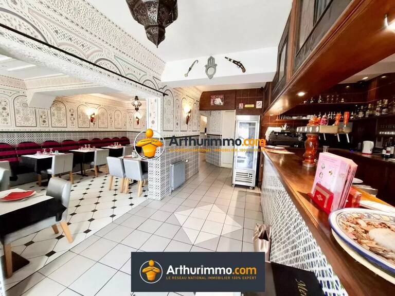 315 M² IMMEUBLE AVEC RESTAURANT & F4 DE 100 M² À COULOMMIERS — photo 1