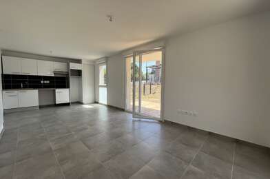 Appartement 3 pièces 744 €