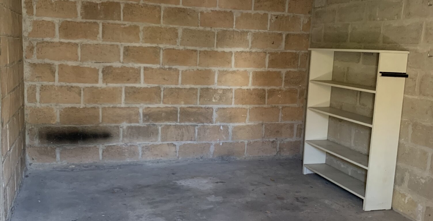 Vente Garage 16 m&sup2; — photo 1