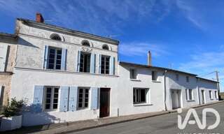 Maison 9 Pièces 209 m² à vendre à Corme-Royal (17600)