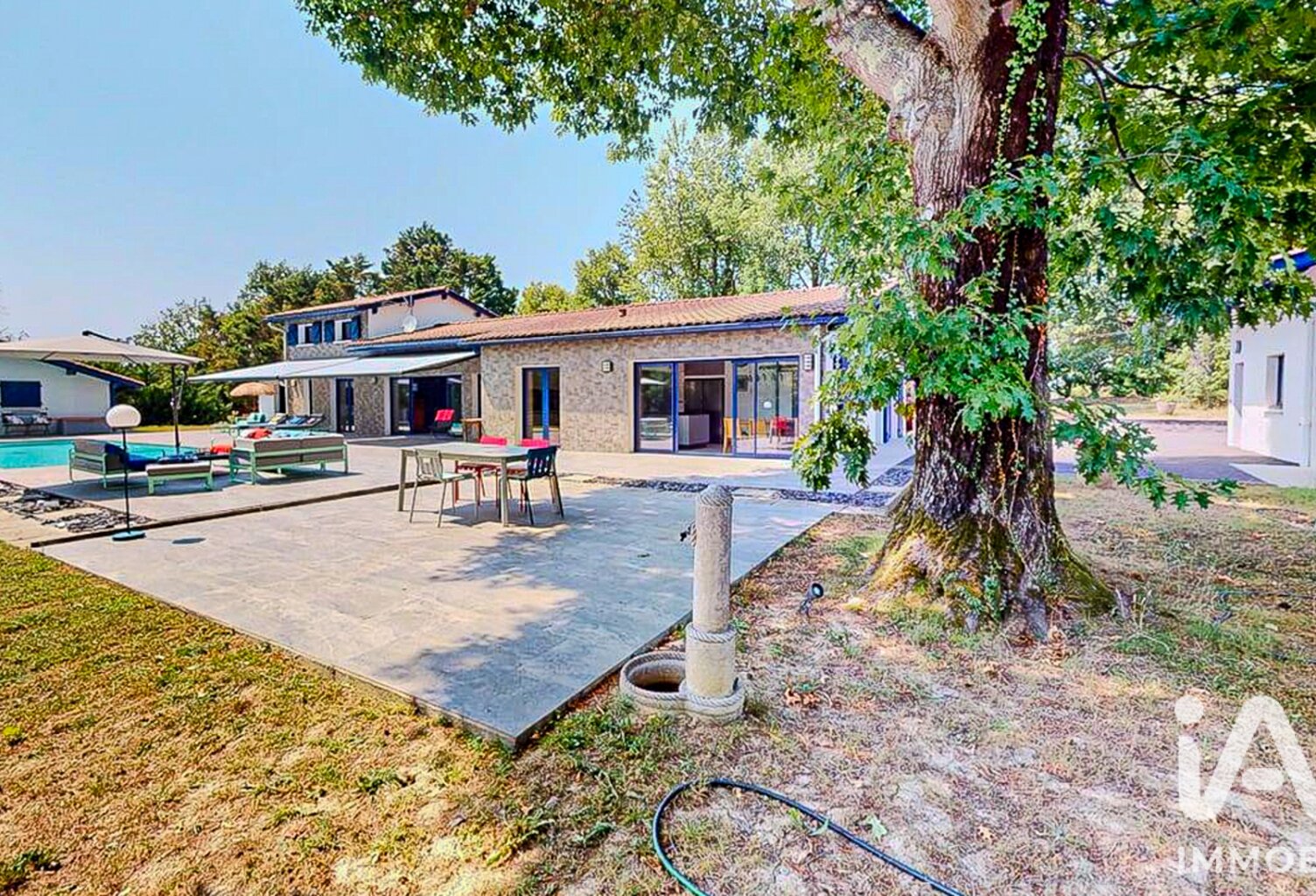 Vente Maison/villa 8 pièces — photo 1