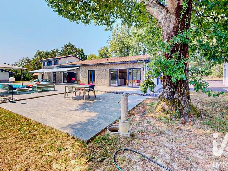 Vente Maison/villa 8 pièces — photo 1
