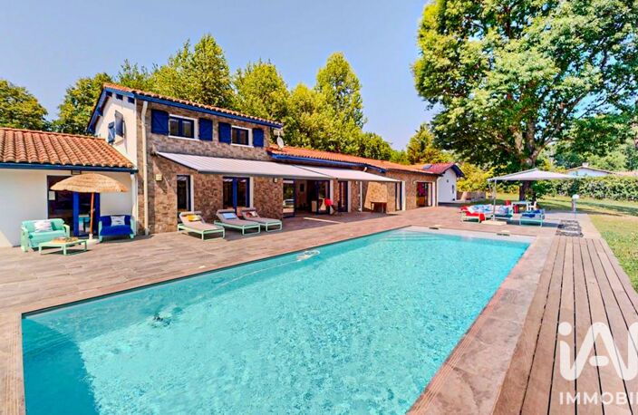 Vente Maison/villa 8 pièces — photo 2