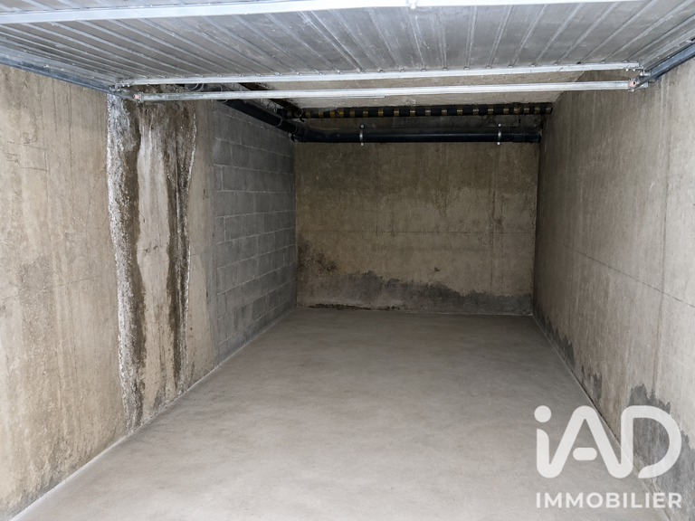 Vente Garage 15 m&sup2; — photo 1