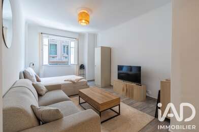 Appartement 1 pièces 900 €